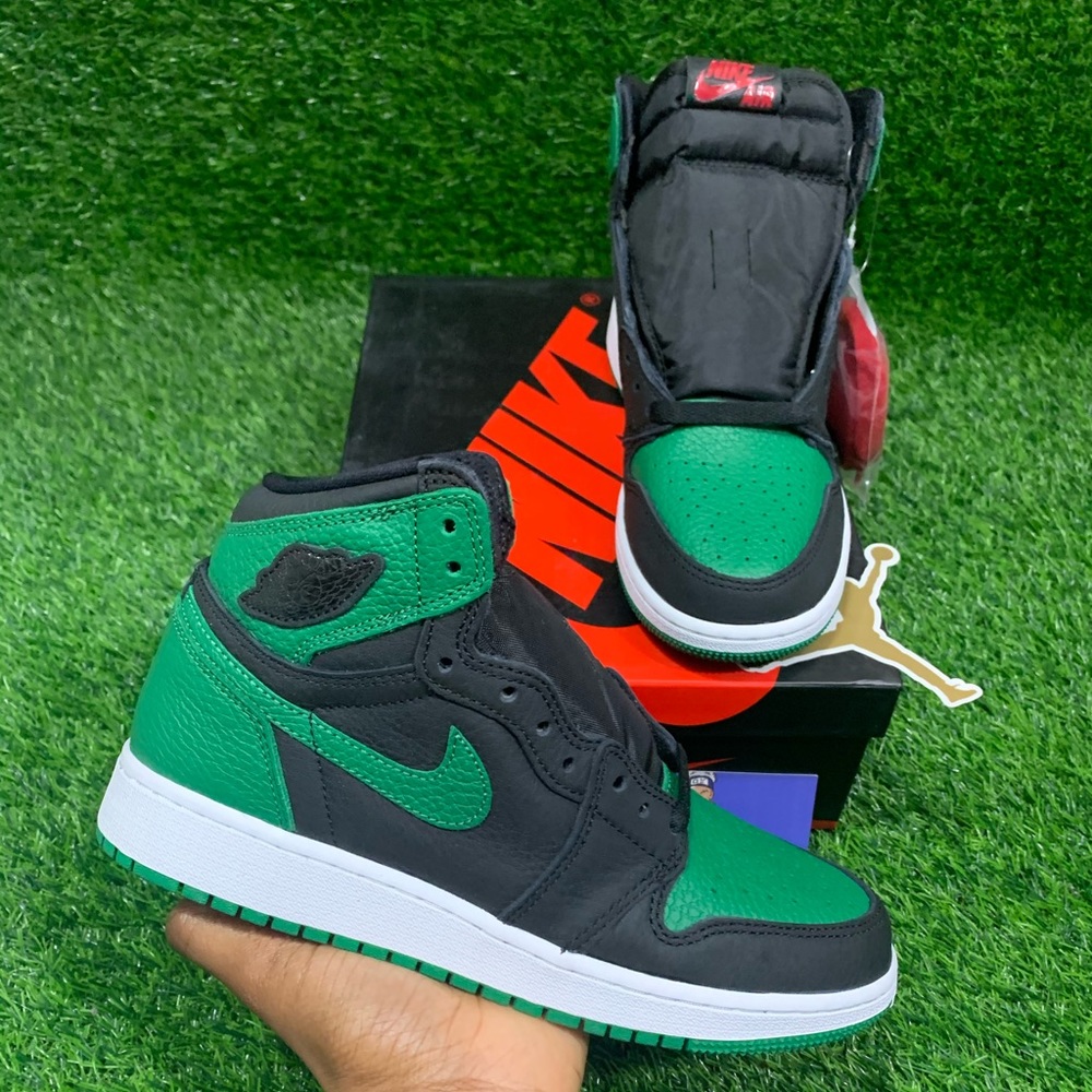 2020 Air Jordan 1 Retro High OG “Pine Green 2.0” - Picture 1 of 13